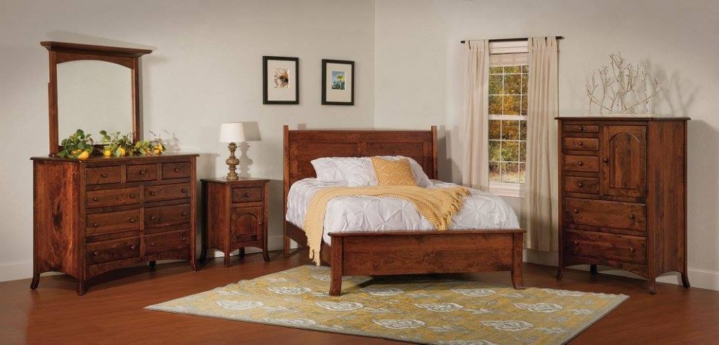 Beautiful Hardwood Furniture for Your New Guest Room